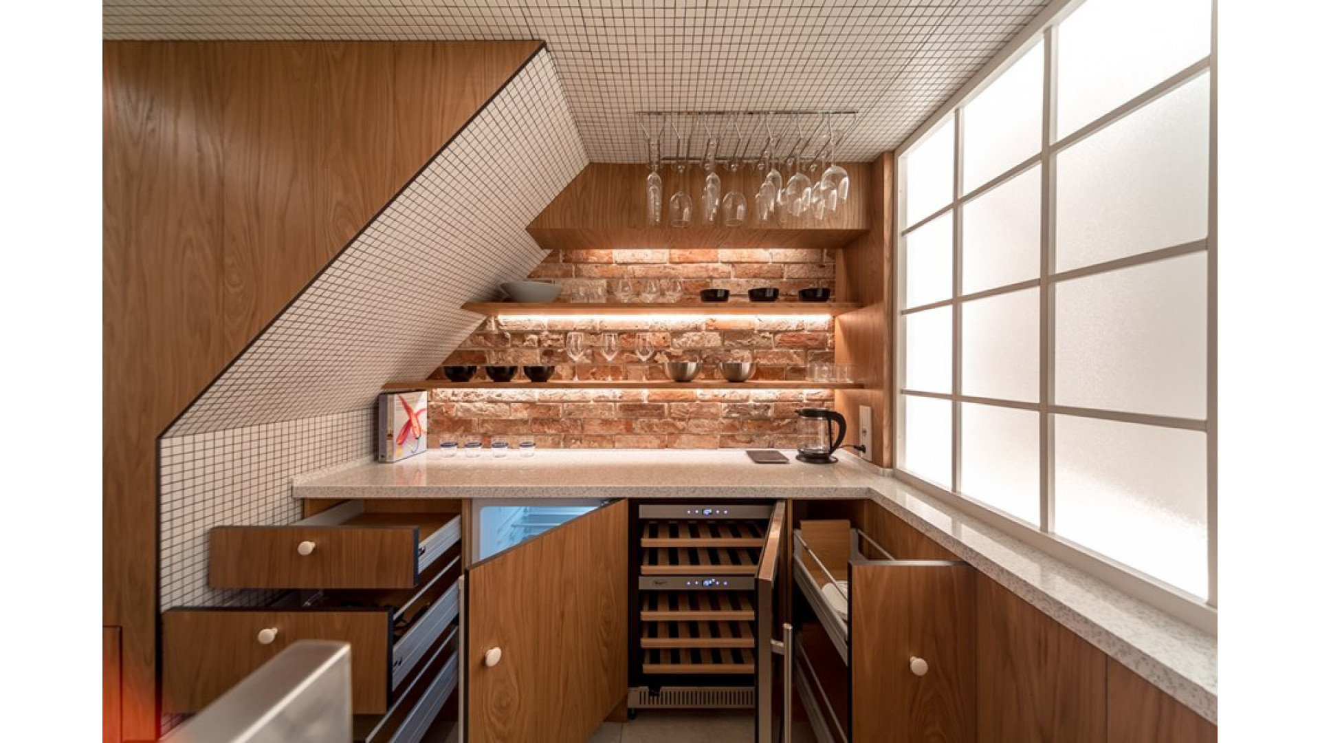 COLD VINE C40-KST2 винный шкаф нержавеющая сталь/черный