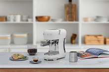 SMEG ECF02WHEU кофемашина белый