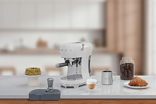 SMEG ECF02WHEU кофемашина белый