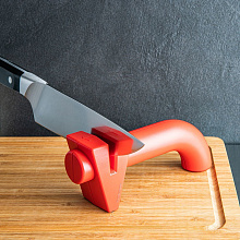 ZWILLING 1031077 точило для ножей красный
