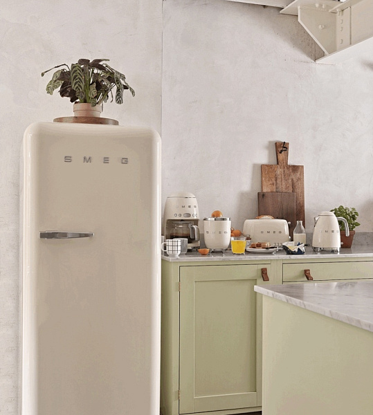 SMEG FAB28LCR6 холодильник бежевый