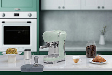 SMEG ECF02PGEU кофемашина пастельный зеленый